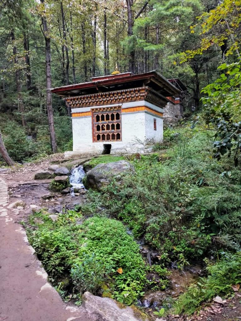 Stupa on the way