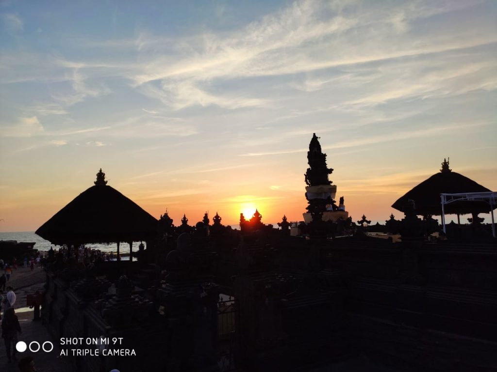 Sunset at Tanah lot temple in Bali