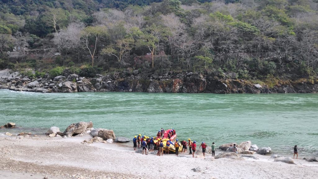 Rishikesh River rafting at uttarakhand travel blog