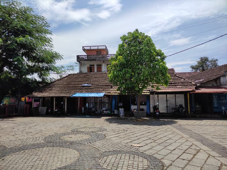 Kottapuram Market in places to visit in Kodungallur